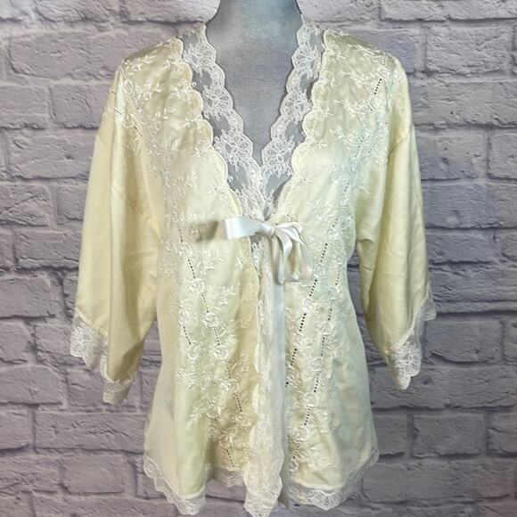 Victoria's Secret Other - Vintage Victoria’s Secret house jacket with Union label tag